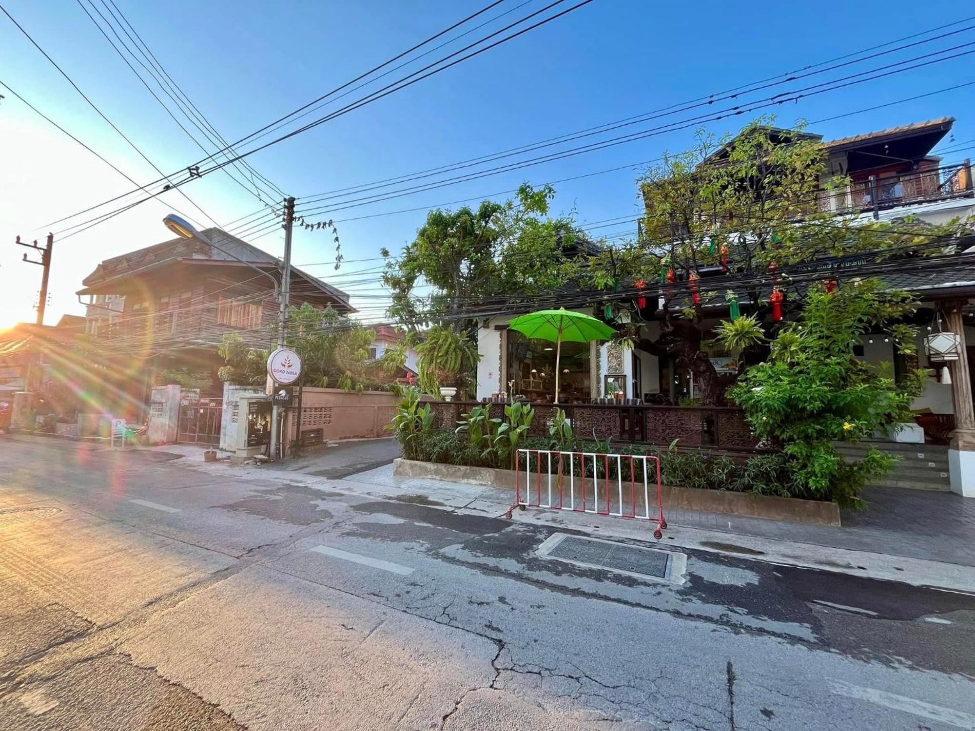 Baan Huenphen Boutique Hotel Chiang Mai Eksteriør billede