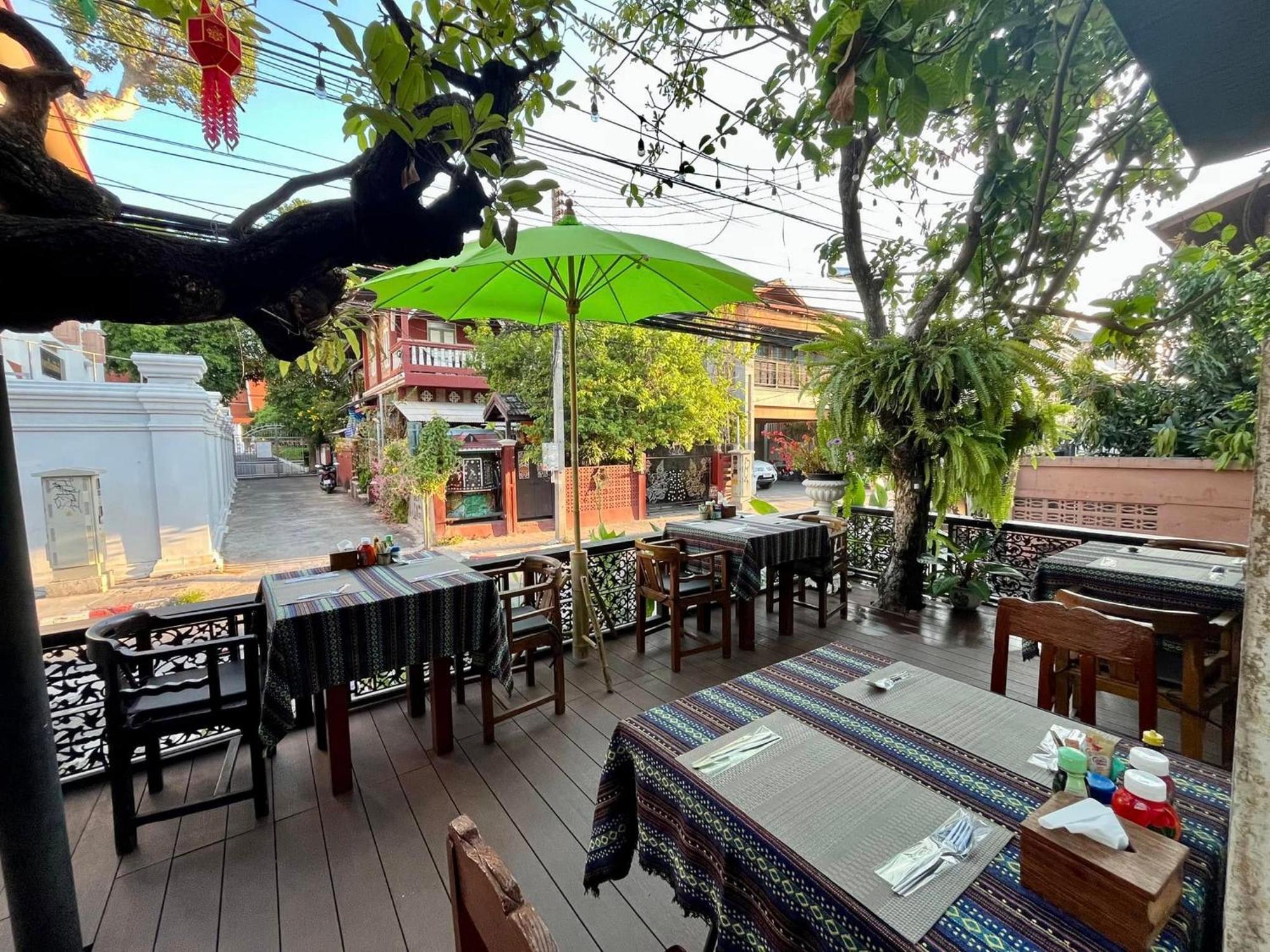 Baan Huenphen Boutique Hotel Chiang Mai Eksteriør billede